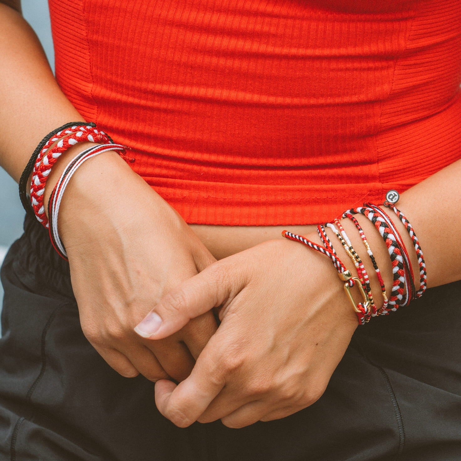 Red. Black & White Collection - Image 6